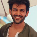 Kartik Aaryan Instagram - Smiley