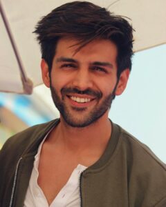 Kartik Aaryan Instagram - Smiley
