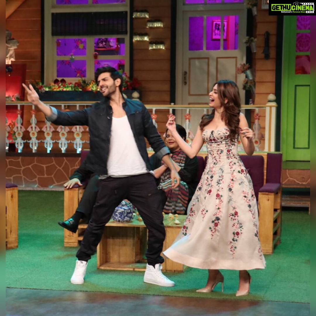 Kartik Aaryan Instagram - Had a big dose of Laughter 😂😂 At #thekapilsharmashow #GuestiinLondon #7thJuly @thekapilsharma_official