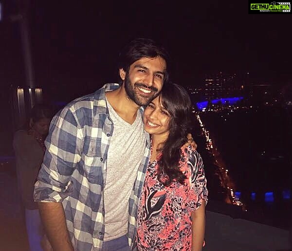 Kartik Aaryan Instagram - Happy bday to my little Sis 👧🏻❤️️
