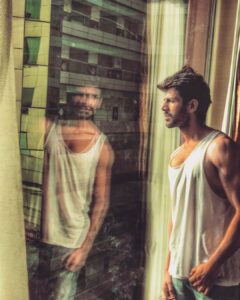 Kartik Aaryan Instagram - Dont lose Yourself While climbing up the Stairs #Morning #postworkout #preshoot