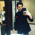 Kartik Aaryan Instagram – Last Night 
#Agra #Wedding
 #Friends