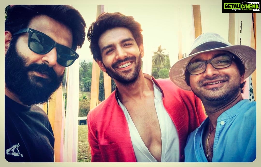 Kartik Aaryan Instagram - #GuestiinLondon
