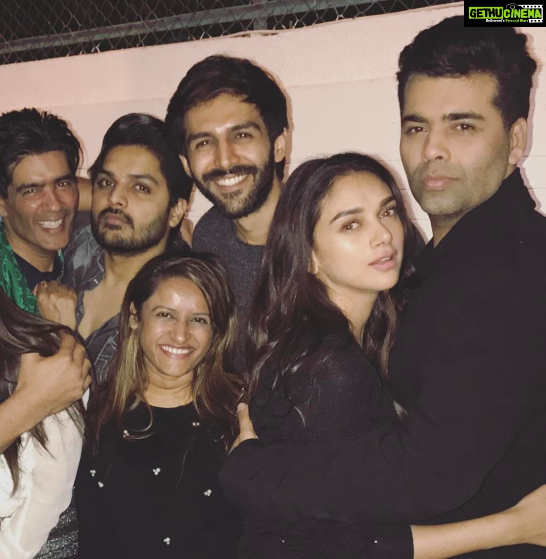 Kartik Aaryan Instagram - About last night !! Thanx @manishmalhotra05 for such an amazing party @khatriimtiaz @rohiniyer @karanjohar @aditiraohydari :))