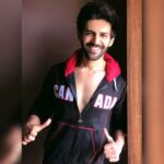 Kartik Aaryan Instagram - ✌🏻