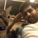 Kartik Aaryan Instagram - Taking her Workshop!! MEOOOWW 😘😍 #Goa #Animallover