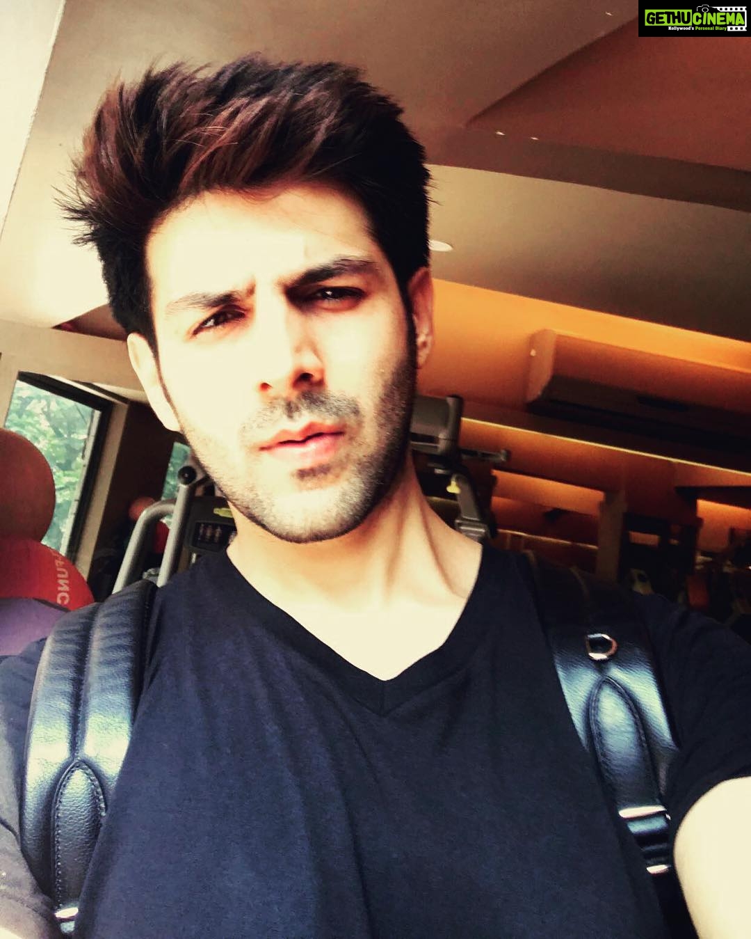 Kartik Aaryan Instagram - Baal Cut New Look - Gethu Cinema Kartik Aaryan Instagram - Baal Cut New Look - Gethu Cinema