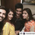 Kartik Aaryan Instagram - Ganpati celebrations :)) #Repost @manishmalhotra05 with @repostapp #Ganesha AtHome #HomeDiaries #Family #Friends @sonalibendre @ektarraheja @kartikaaryan