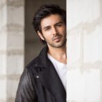 Kartik Aaryan Instagram - Can't think of a Caption 🤔