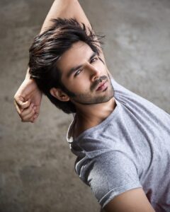 Kartik Aaryan Instagram - Naya Picture