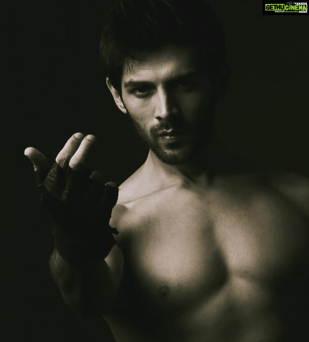 Kartik Aaryan Instagram - No pain No gain Back in action😤