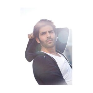 Kartik Aaryan Instagram - Hello
