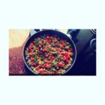 Kartik Aaryan Instagram - Guess who can cook 😜 #weekend #throwback