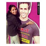 Kartik Aaryan Instagram - Thank you so much for all the love #Repost @kartikaaryann with @repostapp. ・・・ [FAN POST]: A fan named Shruti, posted this cute picture of herself & Gogo aka @kartikaaryan on Twitter and wants it to get noticed by him. Thus, a try to help her! :) _ Awww, I so bad want to get a picture with that grand & cute af poster of b a e !😍😱 Envious of you, girl.😤😭 _ | #KartikAaryan #TheAaryanKartik #KartikAryan |