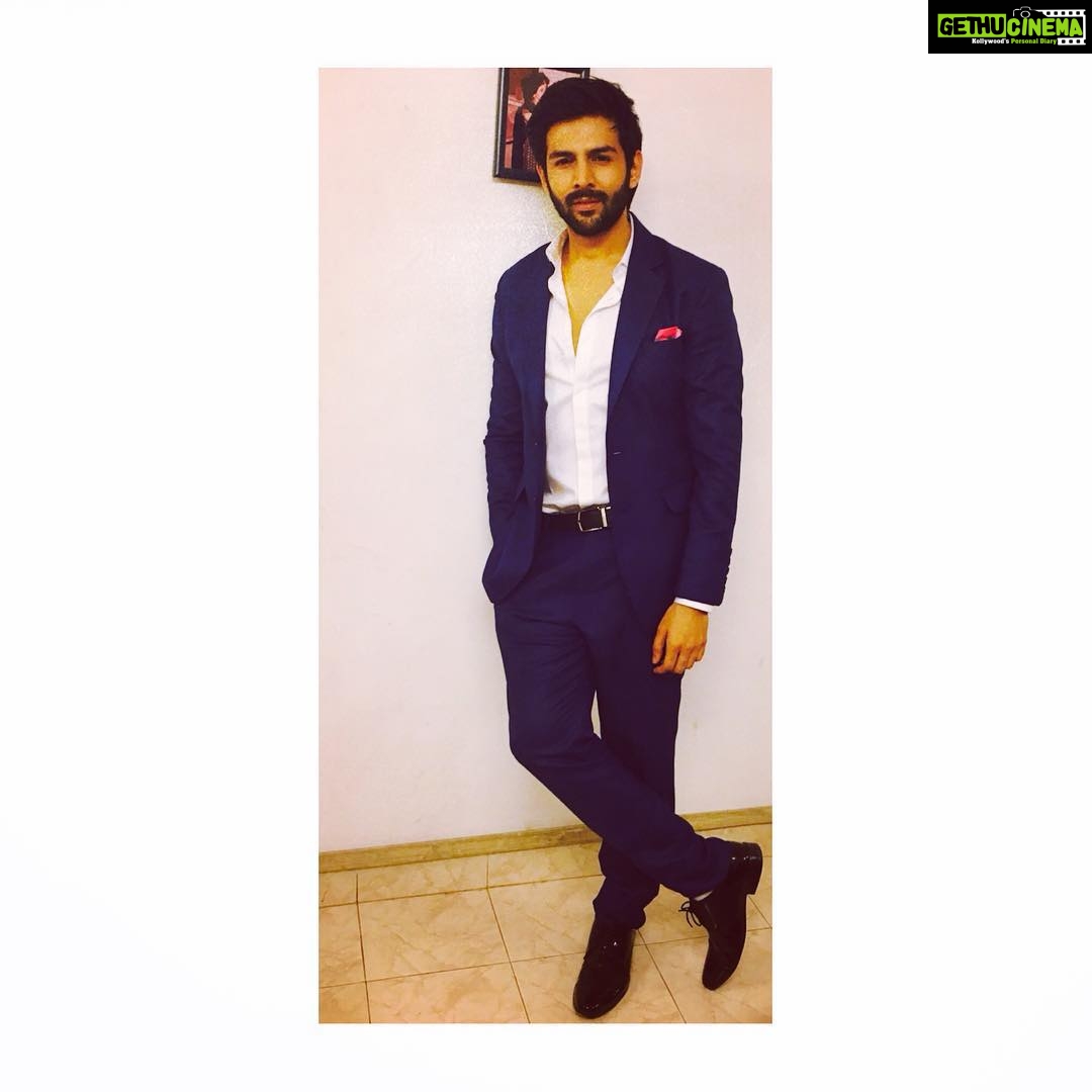 Kartik Aaryan Instagram - #britanniafilmareawards Pre-party :)