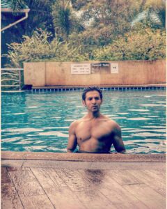 Kartik Aaryan Instagram - Favorite Workout 💪🏻