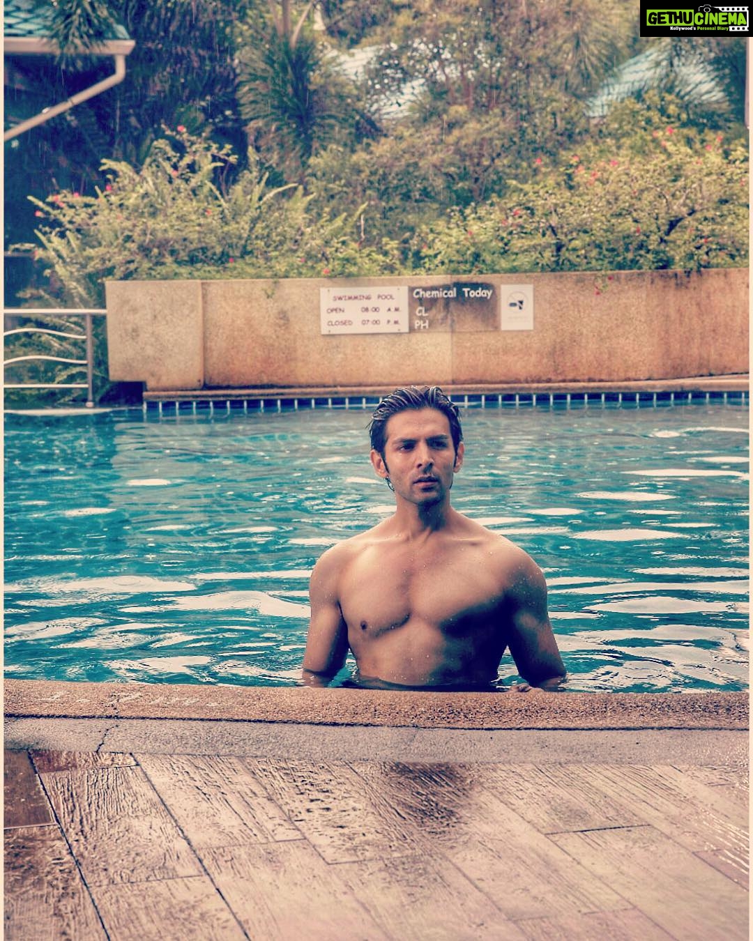 Kartik Aaryan Instagram - Favorite Workout 💪🏻