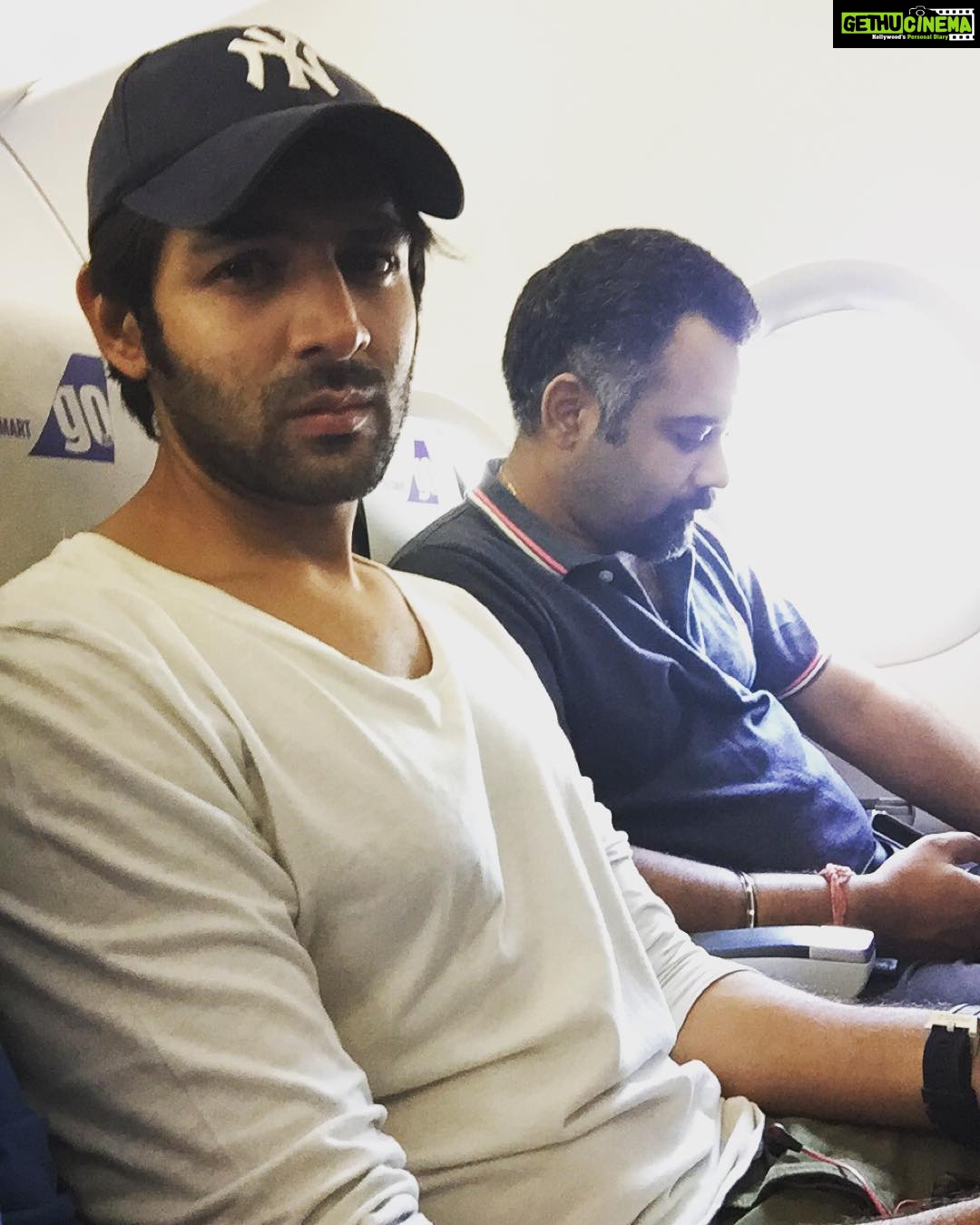 Kartik Aaryan Instagram - Got late Got scolded 😒