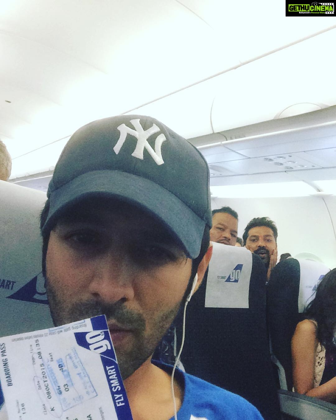 Kartik Aaryan Instagram - Chandigarh 👀 #Pyaarkapunchnama2