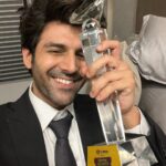 Kartik Aaryan Instagram - Best Actor #Dhamaka !! Thank you #HtOttAwards for recognising #ArjunPathak 🙏🏻 Honoured and Grateful ❤️ @htcity