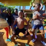Kartik Aaryan Instagram – Uganda celebrating Zig Zag !! 
Makes me wanna get up and dance with them 🤙🏻❤️
#BhoolBhulaiyaa2 🤙🏻 #ZigZagStep 🔥
@ghettokids_tfug