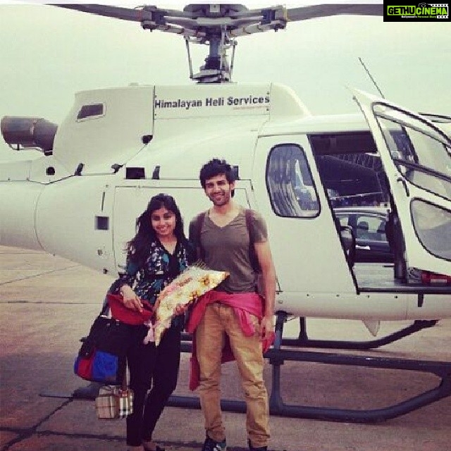 Kartik Aaryan Instagram - #kartikaaryan #helicopter #friends #moviestar #white #tired #scared #lovelyphoto #like #like4like #fun #flying #machine #flowers #instacool #instahub #picoftheday