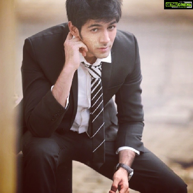 Kartik Aaryan Instagram - Suit up #picoftheday #instahub #suit #style #instalike #naughty #pictureperfect #tie #check #watch #statement #happy #imagine #like4like #winter #fashionformen