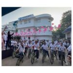 Kartik Aaryan Instagram – Breast Cancer Awareness 🎗
‘Early Diagnosis Saves Lives’ 
Honoured to Flag off the Cyclothon for Breast Cancer Awareness ❤️🚴🏻‍♀️ Mumbai – मुंबई