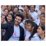 Kartik Aaryan Instagram – Breast Cancer Awareness 🎗
‘Early Diagnosis Saves Lives’ 
Honoured to Flag off the Cyclothon for Breast Cancer Awareness ❤️🚴🏻‍♀️ Mumbai – मुंबई