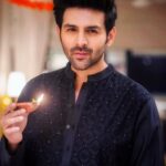 Kartik Aaryan Instagram – शुभ दीपावली 🪔❤️