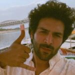 Kartik Aaryan Instagram - Blessed 🙏🏻❤️ Varanasi - City Of Temples