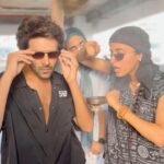 Kartik Aaryan Instagram - Cool bhulaiyaa ft. manjulika 🤯 @kartikaaryan bhai you’re my favorite @vibewithchaube - our manjulika 😳 . . #reels #reelitfeelit #explore #bhoolbhulaiyaa2 #kartikaaryan T-Series