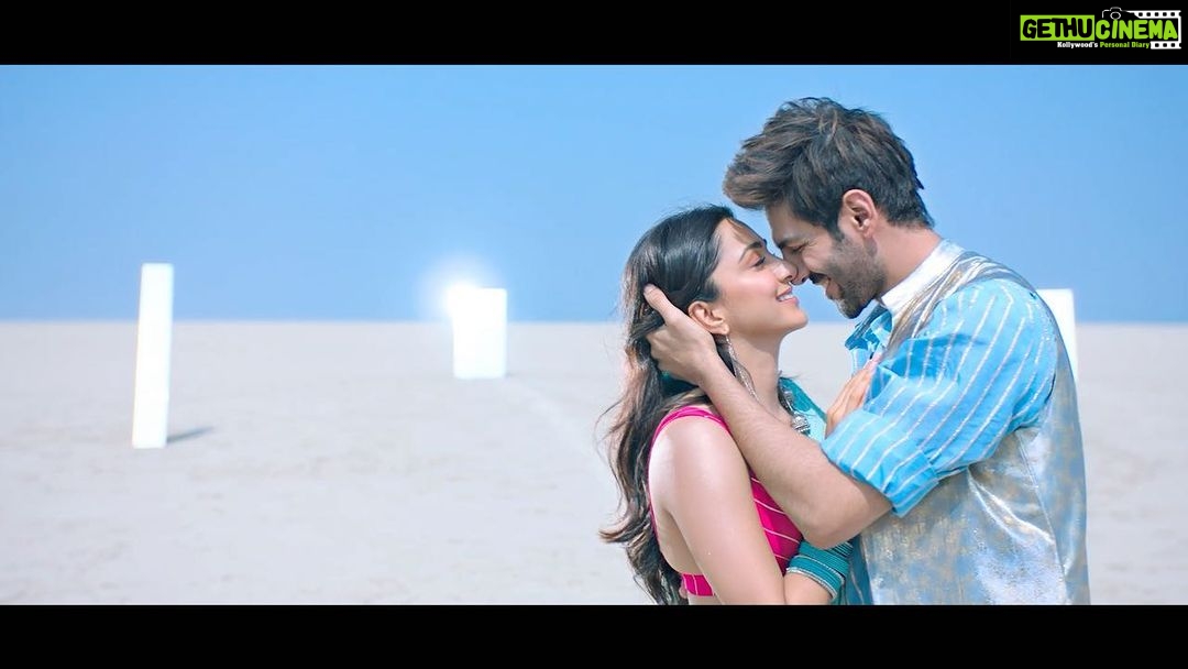 Kartik Aaryan Instagram - Hooked ❤️🎶 #HumNasheMeinTohNahi @arijitsingh @ipritamofficial @tulsikumar15 @amitabhbhattacharyaofficial @vijayganguly #HumNasheMeinTohNahin out now: Link in bio #BhoolBhulaiyaa2 20th May, 2022! @kiaraaliaadvani @tabutiful @aneesbazmee @vijayganguly @ipritamofficial @tulsikumar15 @arijitsingh @rajpalofficial #BhushanKumar @muradkhetani @anjummurad and #KrishanKumar@chaayaankan @aakashkaushik25 @farhadsamji @amitabhbhattacharyaofficial @filmykothari @tseriesfilms @castingchhabra @tseries.official @shivchanana @cine1studios @aafilms.official @bhoolbhulaiyaa2movie
