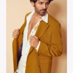 Kartik Aaryan Instagram – Amije Tomaar 💛