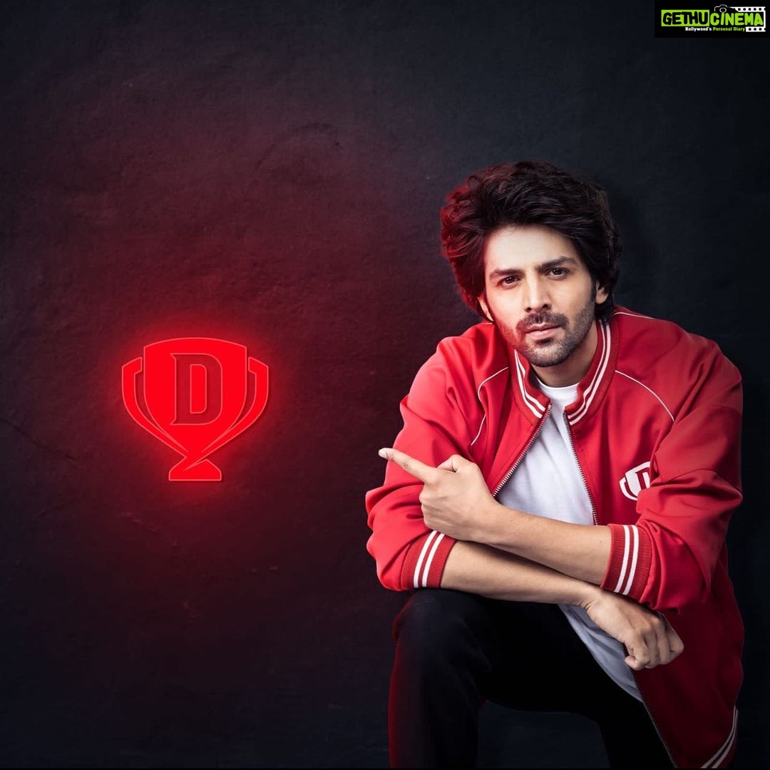 Kartik Aaryan Instagram - Happy to be the face of #Dream11 ❤️ Lets play !!