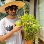 Kartik Aaryan Instagram - No better break than in Gowaah!! 🌴