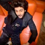 Kartik Aaryan Instagram - Feeling Iconic !! #RedCarpetReady