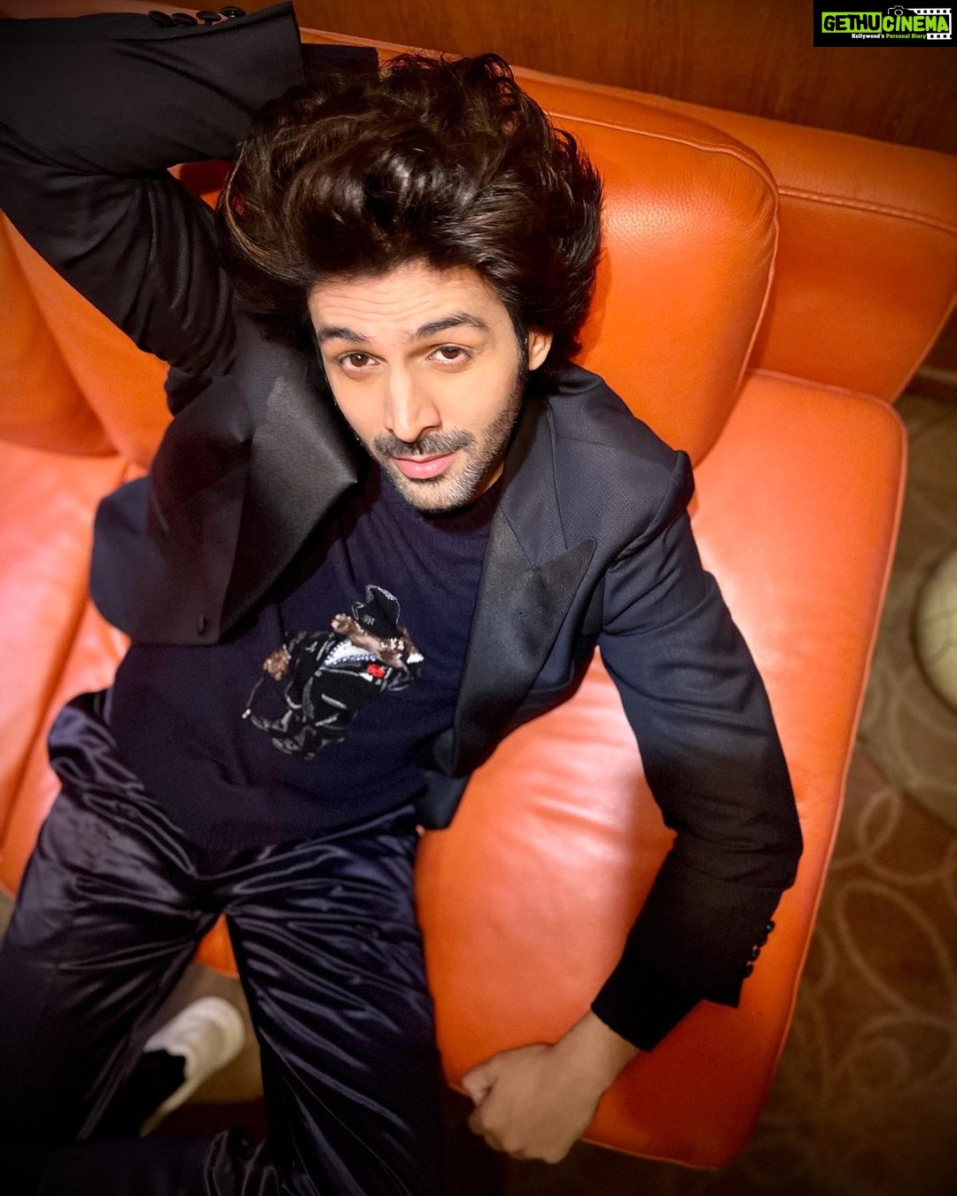 Kartik Aaryan Instagram - Feeling Iconic !! #RedCarpetReady