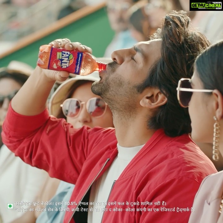 Kartik Aaryan Instagram - Wanta Fanta ? Iss Drink mein Apple ki Bite hai Yeh #FantaAppleDelite hai 🍎 @fantaindia #Ad