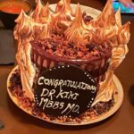Kartik Aaryan Instagram - Proud to be @dr.kiki_ ‘s brother who is now MD kiki ❤️ Mummy Papa Koki and Katori are filled with pride !! 🤗