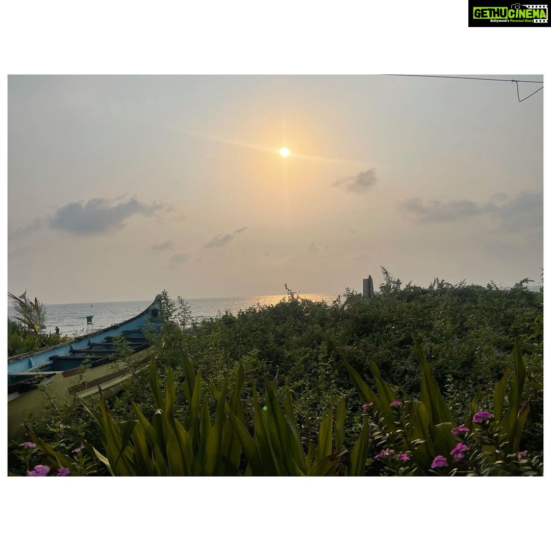 Kartik Aaryan Instagram - Life update π Meri Goa trip ho gayi college friends ke sath πΊπ»π΄ Feeling purposeless now π€