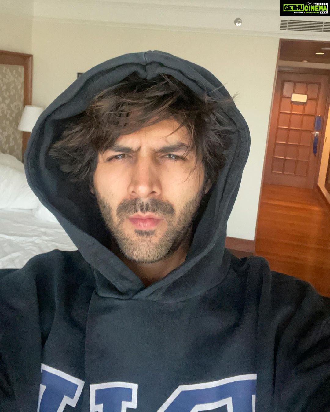 Kartik Aaryan Instagram - Woke up like this #AfterPartyKaAsar