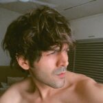 Kartik Aaryan Instagram - If I am a Smoothie, what flavour??