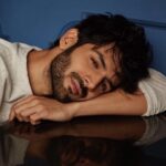 Kartik Aaryan Instagram - Who’s in for a Stare-Off? 🙃