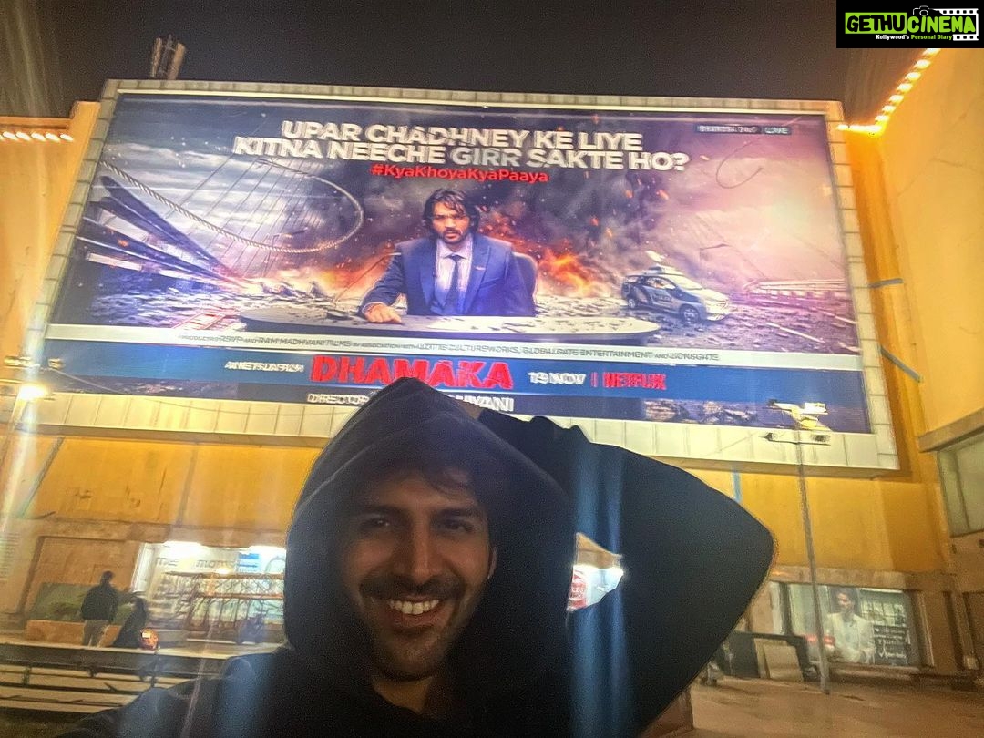 Kartik Aaryan Instagram - Every billboard feels as exciting as my first ❤️ #Dhamaka 💥 Delhi, India