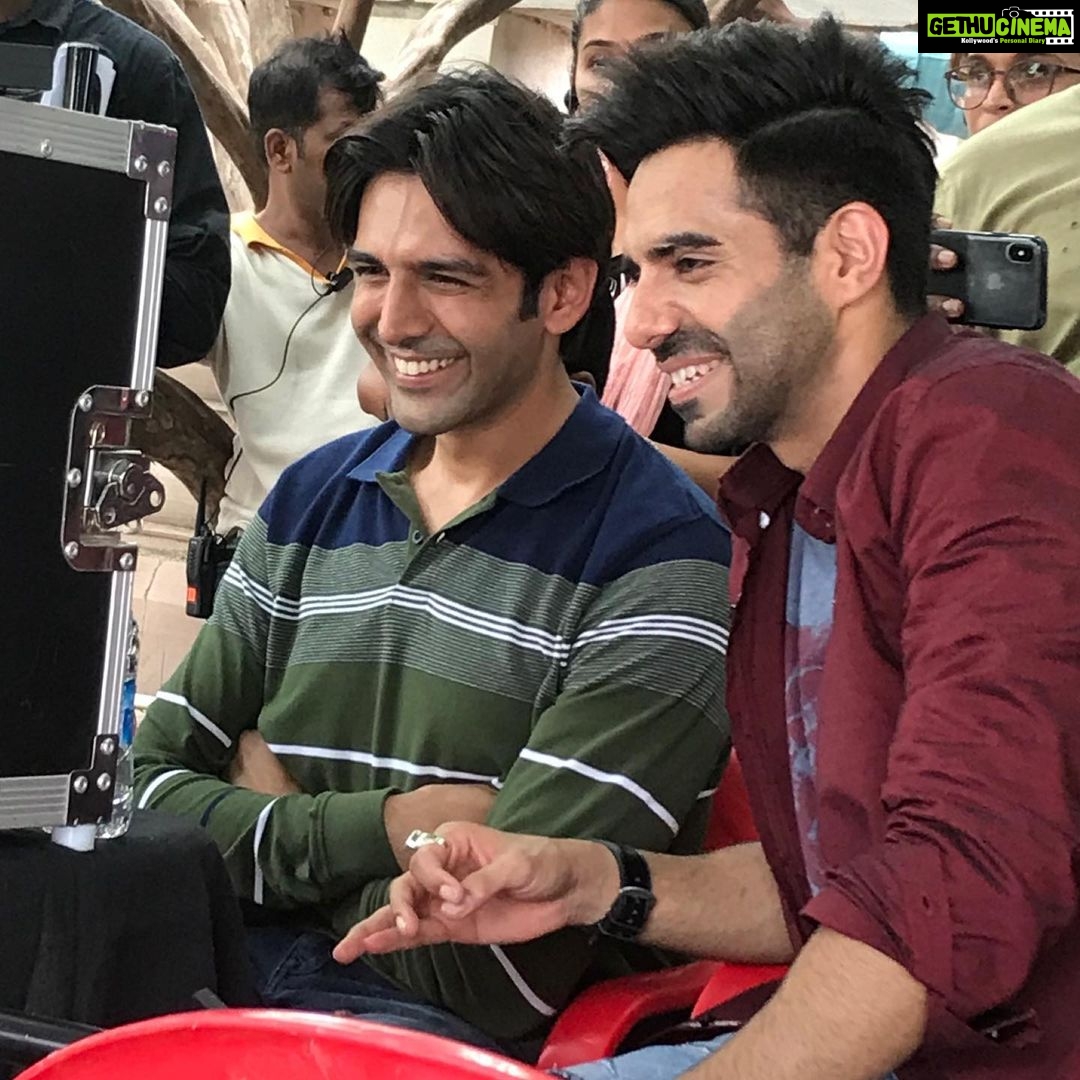 Kartik Aaryan Instagram - Feels like yesterday ❤️ Majorly missing the #ChintuTyagi days Thank you for so much love !! 2 years of #PatiPatniAurWoh ❤️ @bhumipednekar @ananyapanday @aparshakti_khurana #MudassarAziz @junochopra #BhushanKumar @tseries.official
