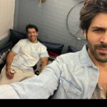 Kartik Aaryan Instagram - And thats a happy director #BecauseOfMe . . Schedule wrap #Shehzada 👑