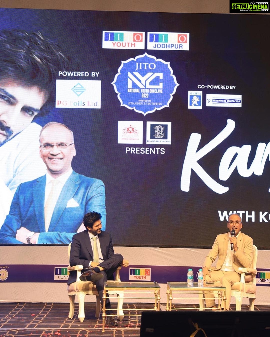 Kartik Aaryan Instagram - Jaha Youth Vaha Kartik 😂 National Youth Conclave 2022 @komal.nahta sir 🙏🏻 Jodhpur ❤️ Jodhpur Rajsthan