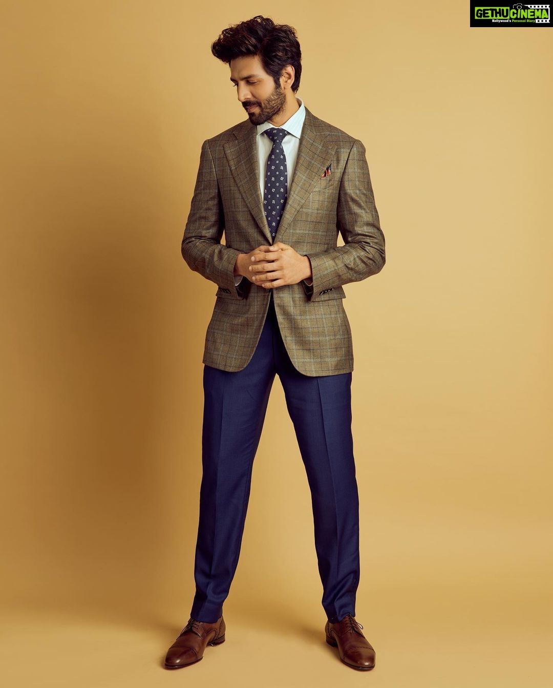 Kartik Aaryan Instagram - Mainu Suit Suit Karda