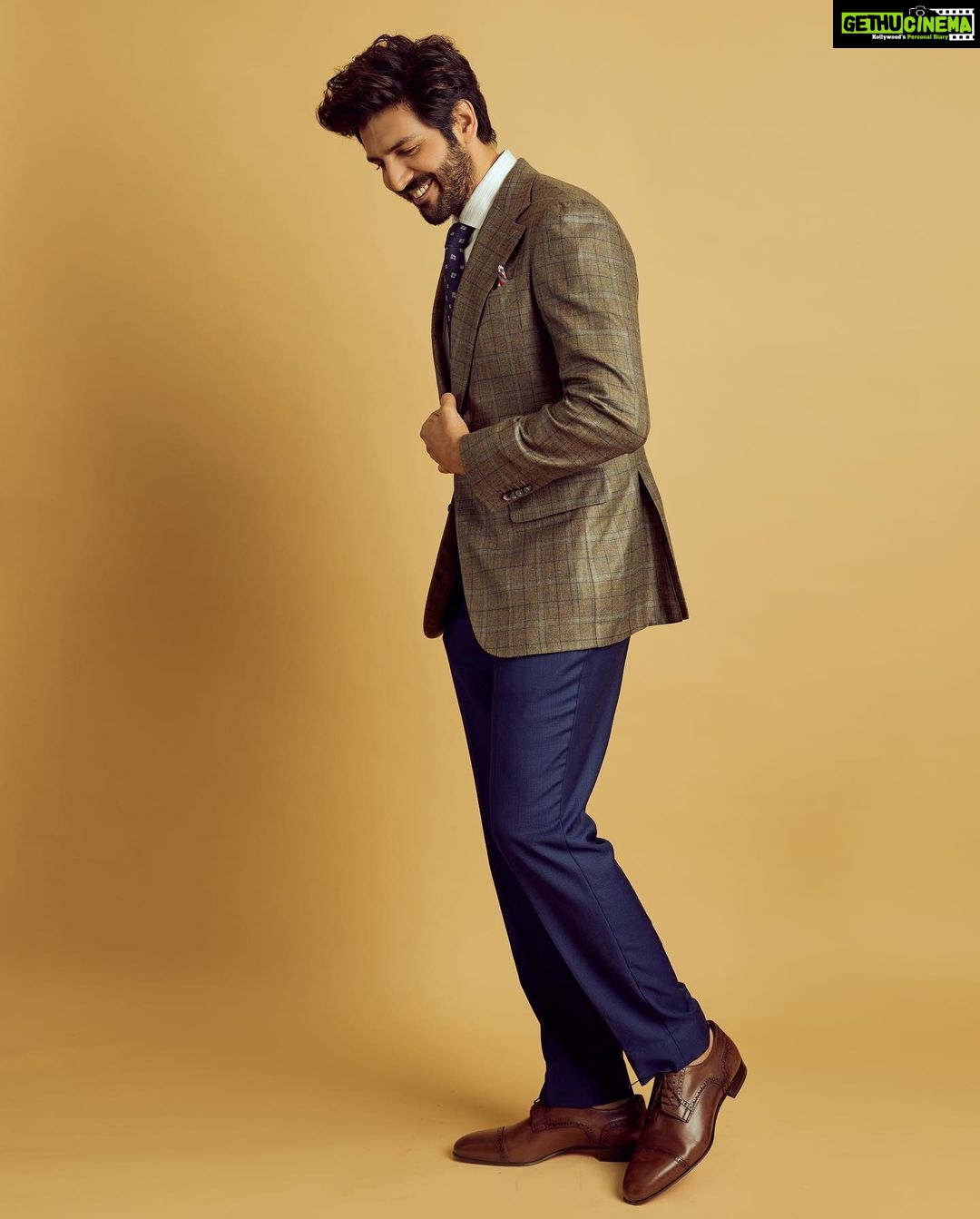 Kartik Aaryan Instagram - Mainu Suit Suit Karda